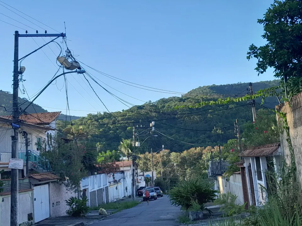 Família enfrenta problema com falta de luz após corte de energia