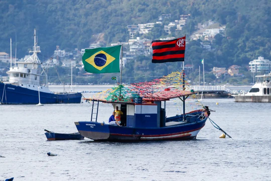 Festa de São Pedro atrai multidão de devotos em Jurujuba