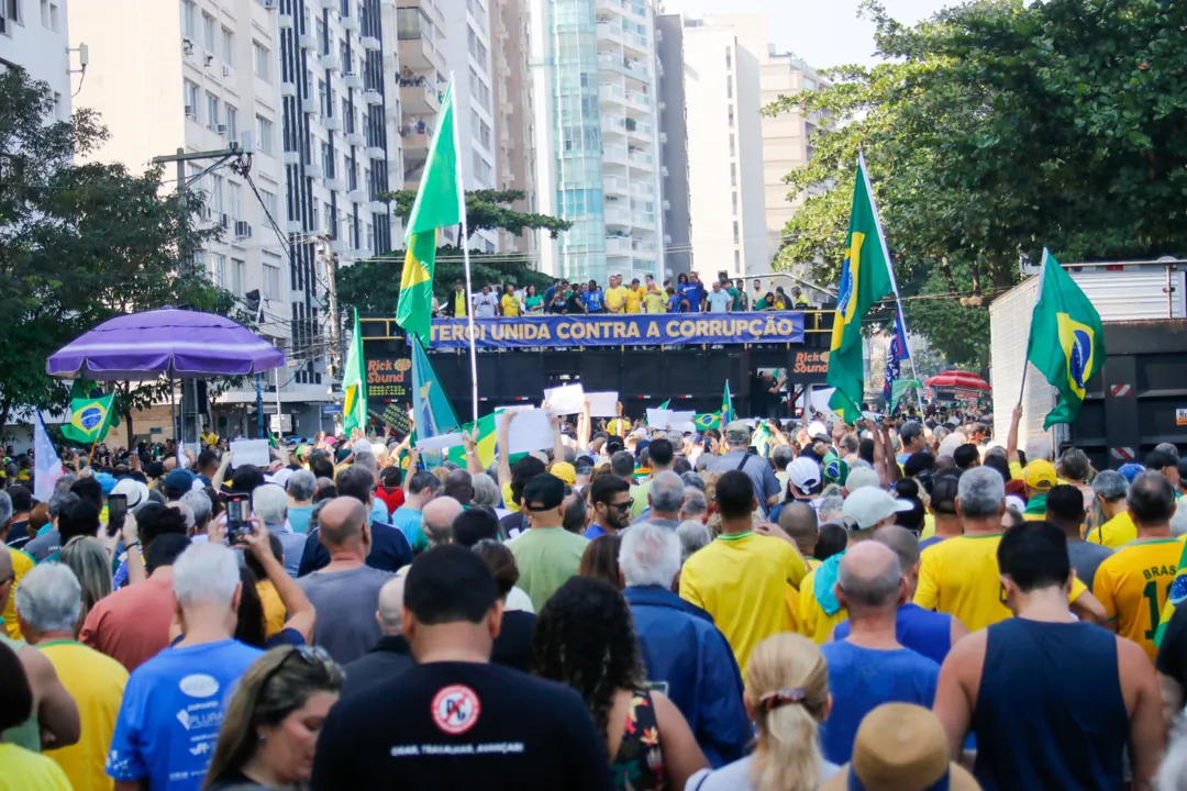 Veja como foi a visita de Bolsonaro em Niterói