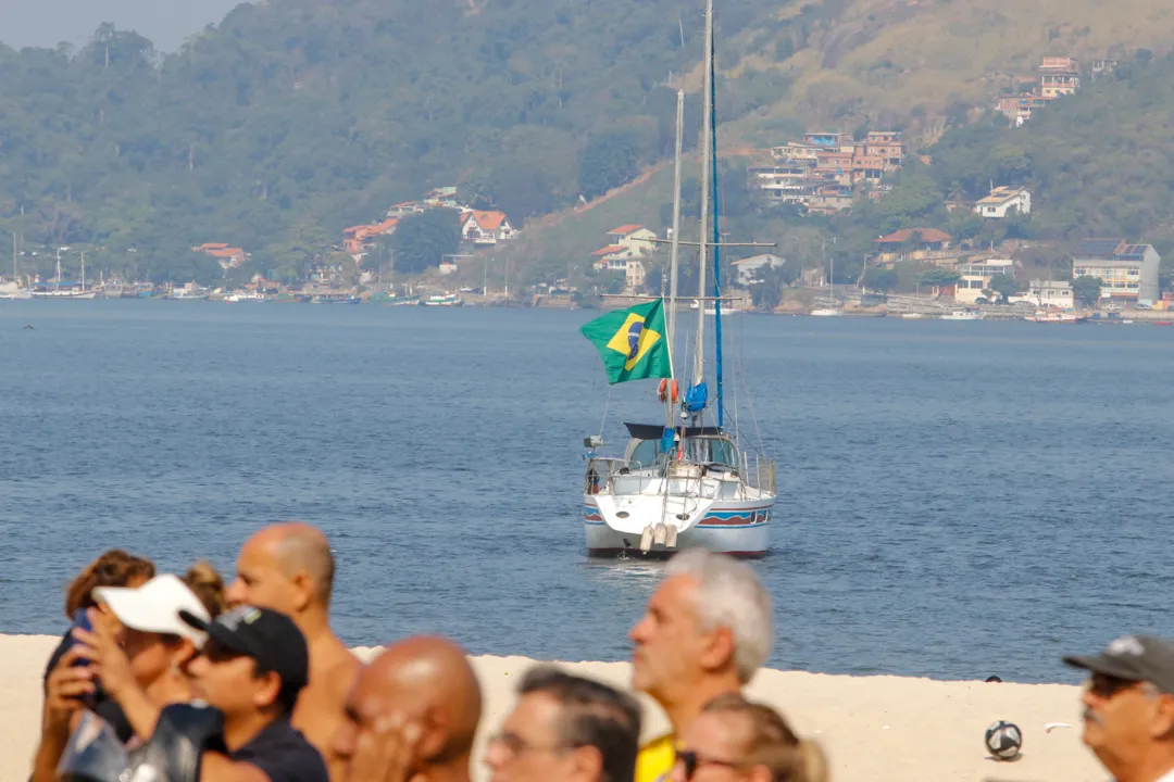 Veja como foi a visita de Bolsonaro em Niterói