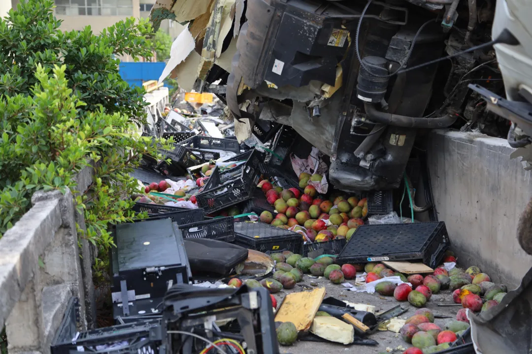 Veja fotos do acidente que deixou rastros de destruição em Niterói