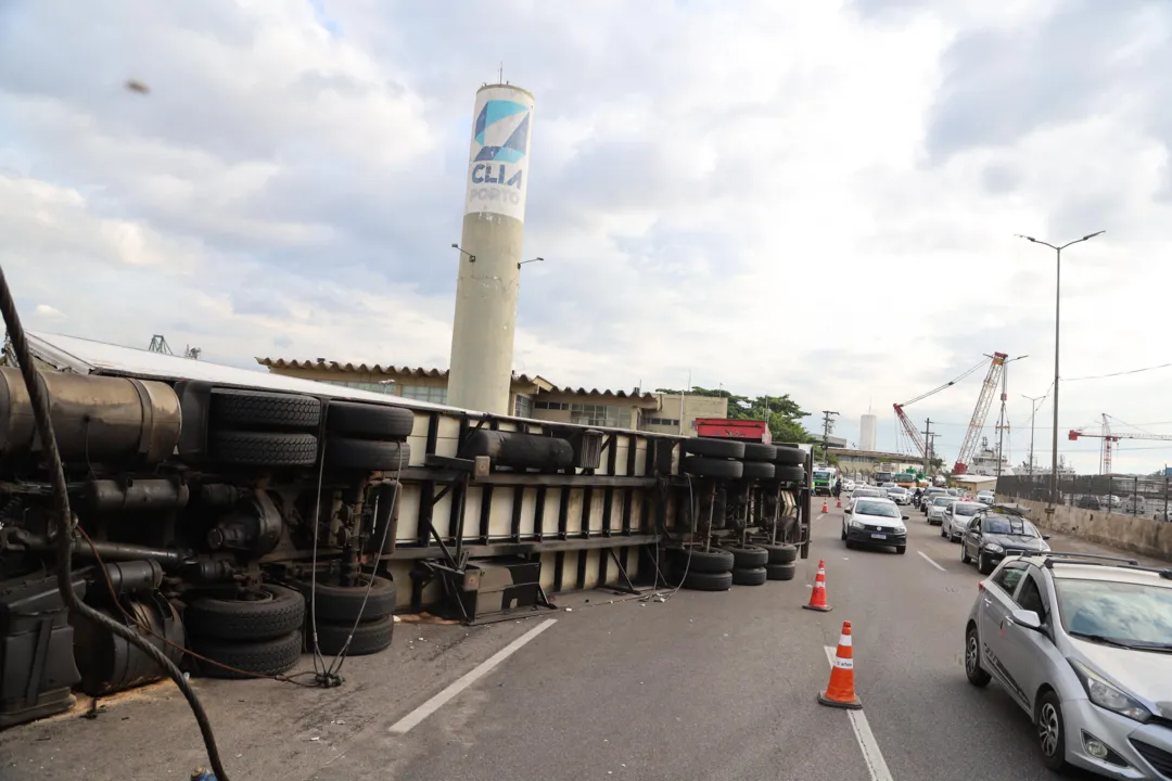 Veja fotos do acidente que deixou rastros de destruição em Niterói