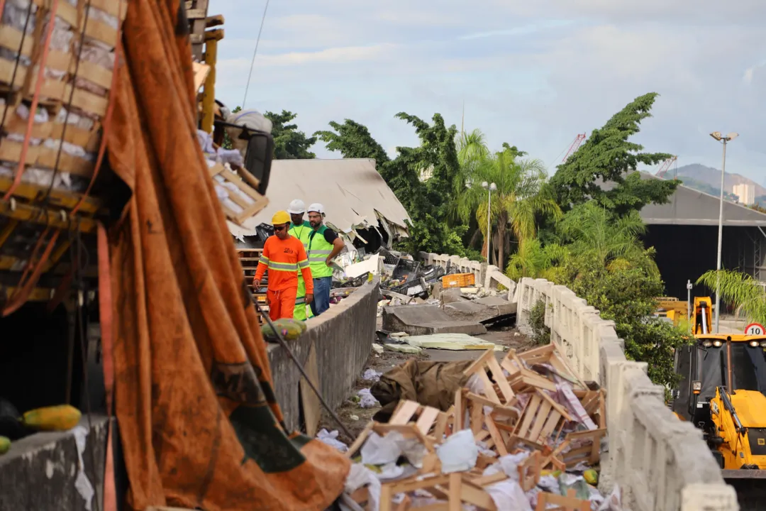 Veja fotos do acidente que deixou rastros de destruição em Niterói