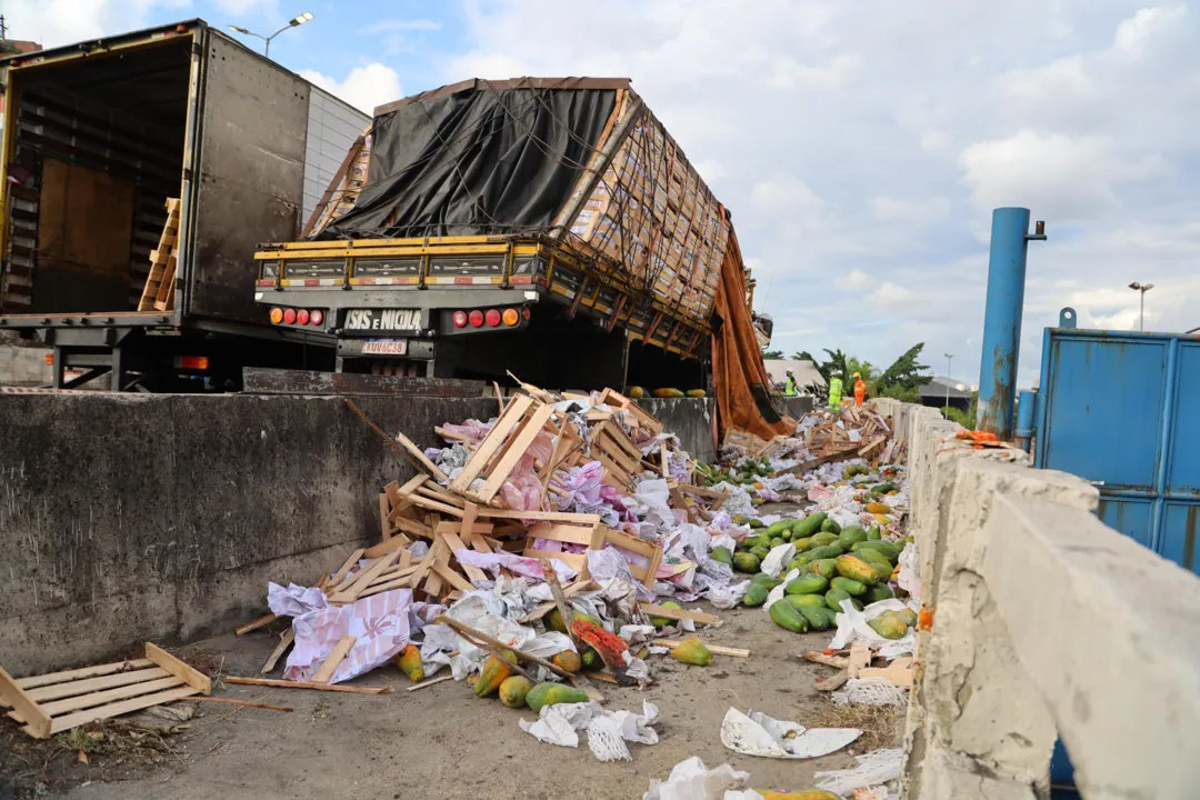 Veja fotos do acidente que deixou rastros de destruição em Niterói