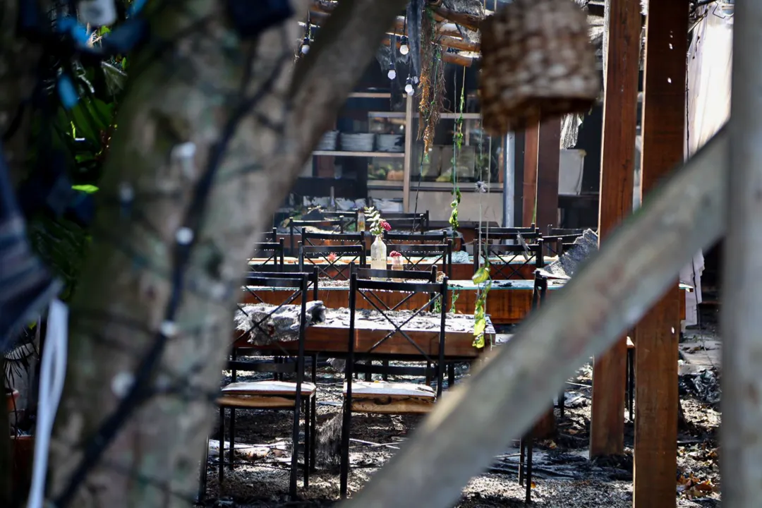 Vizinha narra início de incêndio em restaurante: 'Susto gigante'