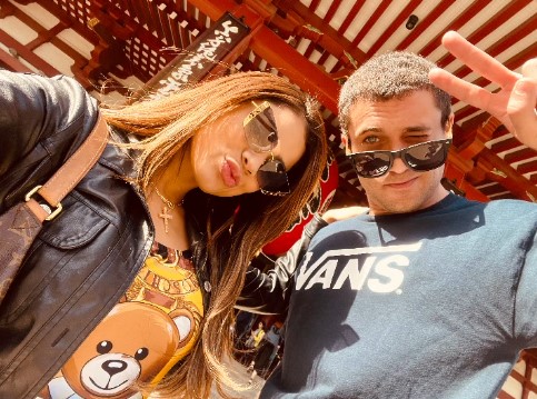 Apaixonados no Japão! Lexa mostra viagem com noivo