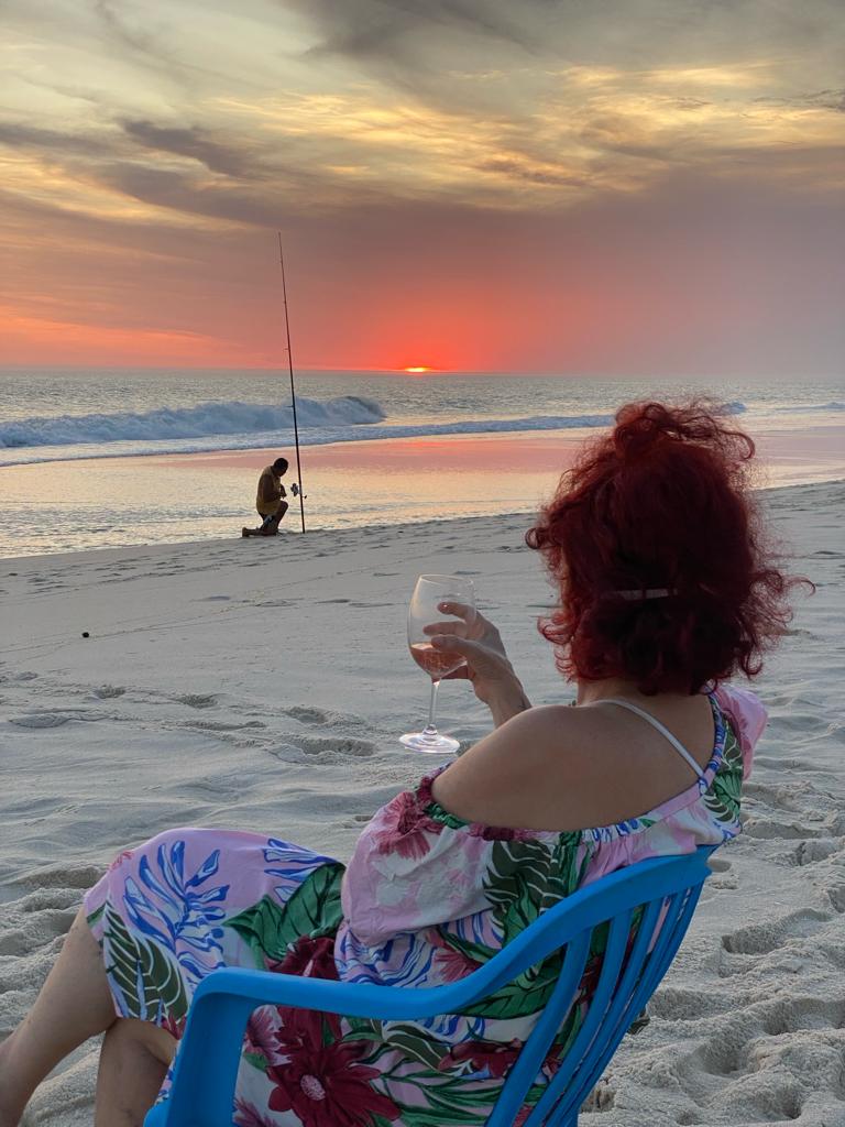 Escritora sobrevivente ao ataque de pitbulls mostra lado 'mãezona'