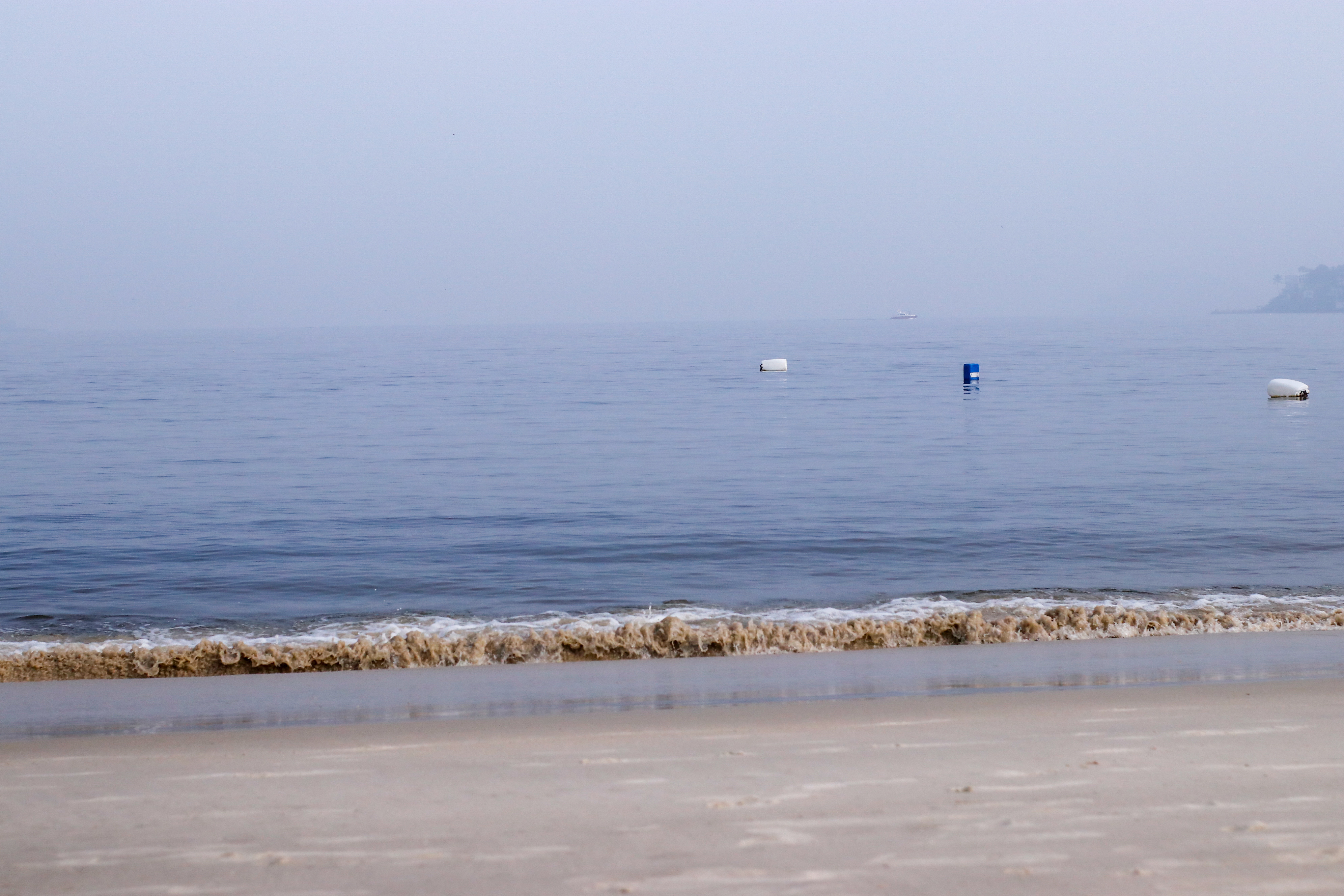 Niterói amanhece sob forte neblina; veja previsão do tempo