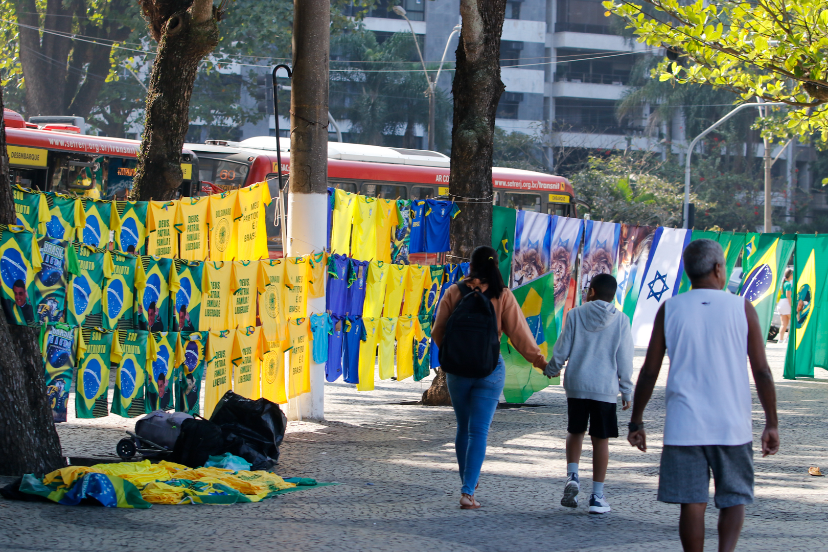 Veja como foi a visita de Bolsonaro em Niterói