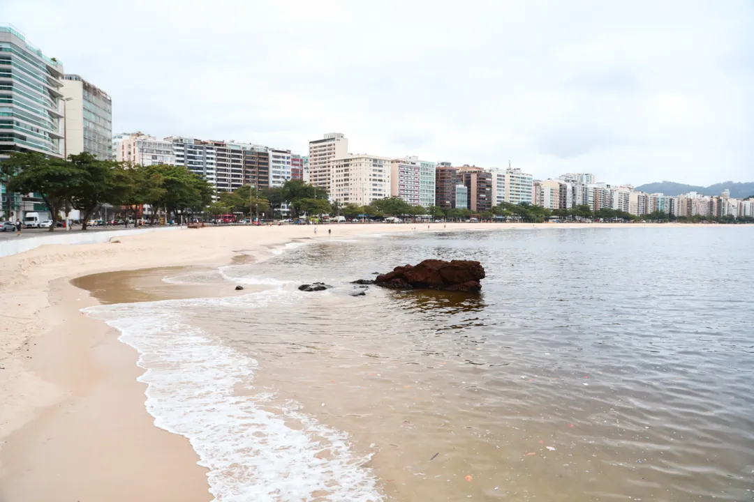 Inea realiza testes de balneabilidade nas praias de Niterói duas vezes por semana