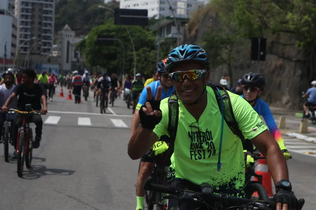 Dia Mundial Sem Carro: Niterói é tomada por milhares de ciclistas