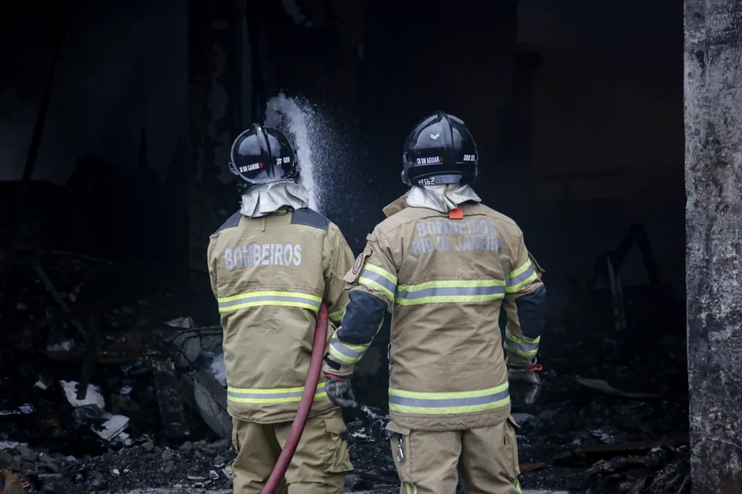 Estragos do incêndio no Ceasa