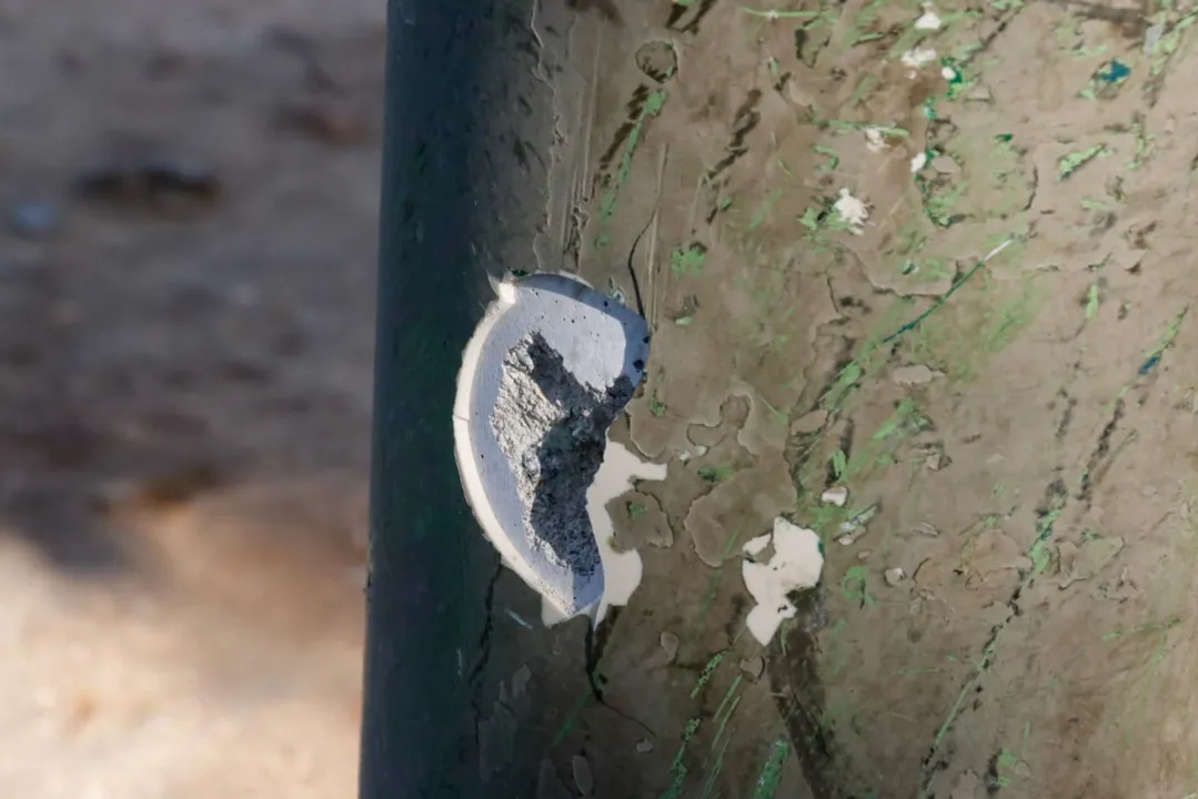 Marcas do horror: cenário de guerra após ataque em praça no Rio