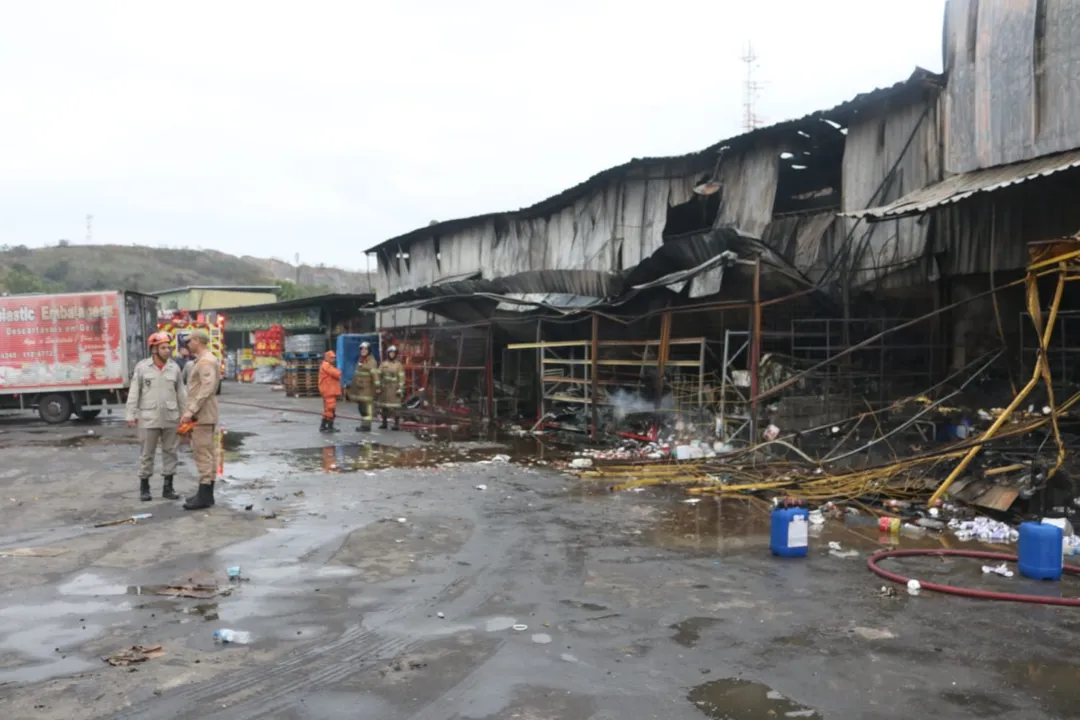 Saiba quais lojas pegaram fogo no Ceasa do Colubandê