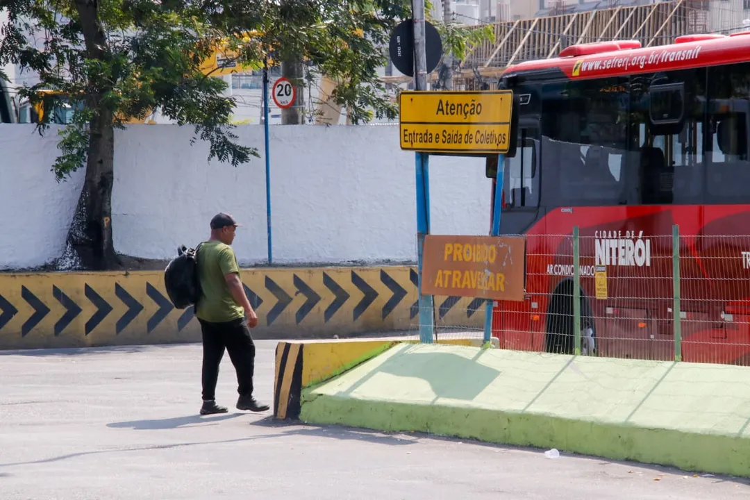 Pedestres continuam a arriscar a própria vida no local