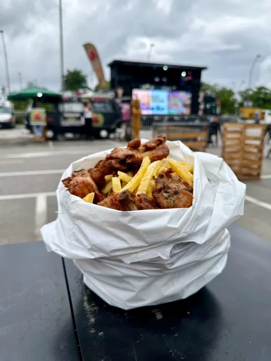 Torre de hambúrguer e hot dog gigante: feirão do podrão volta a SG