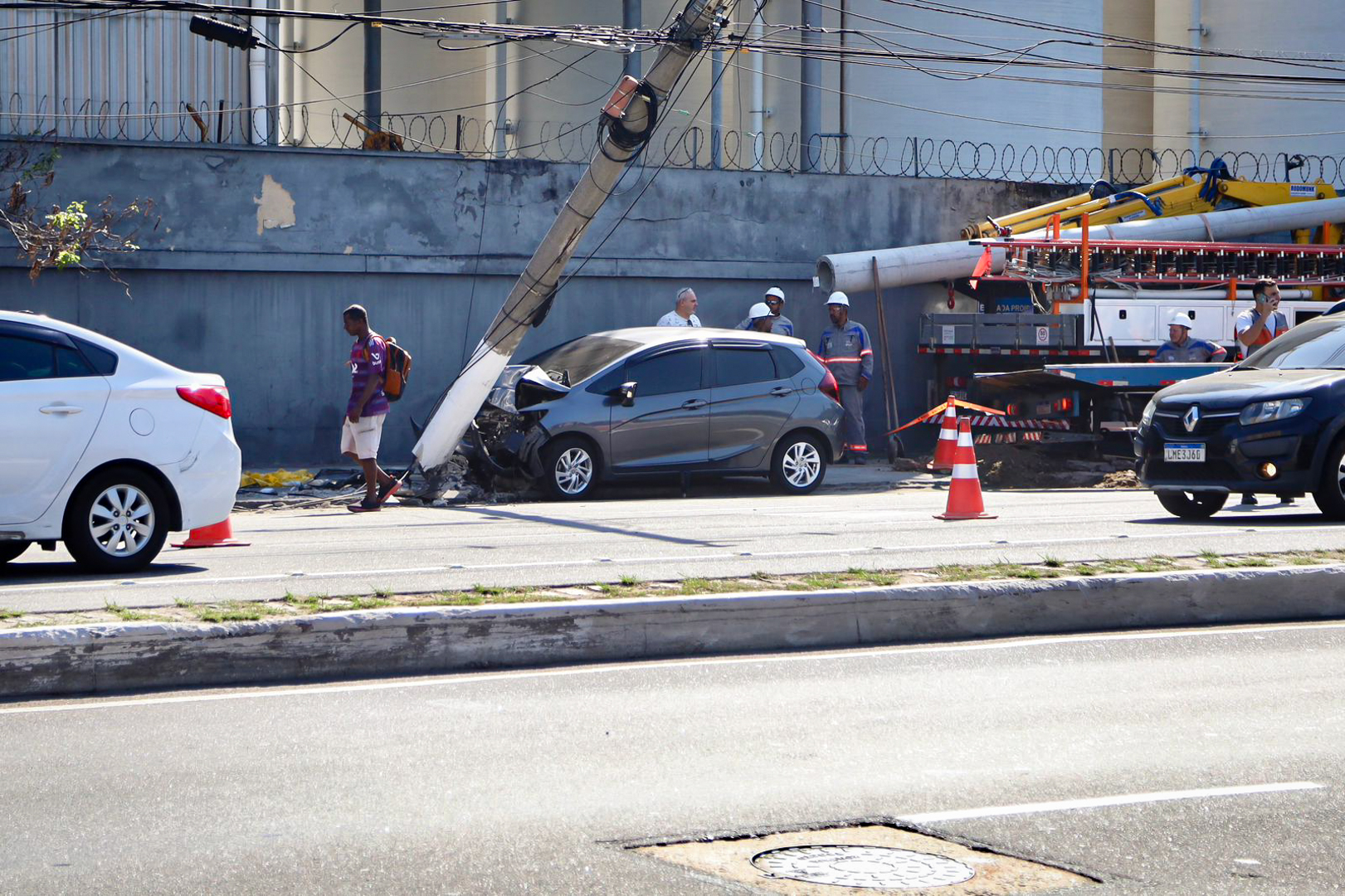 Veja os estragos de acidente no Centro de Niterói