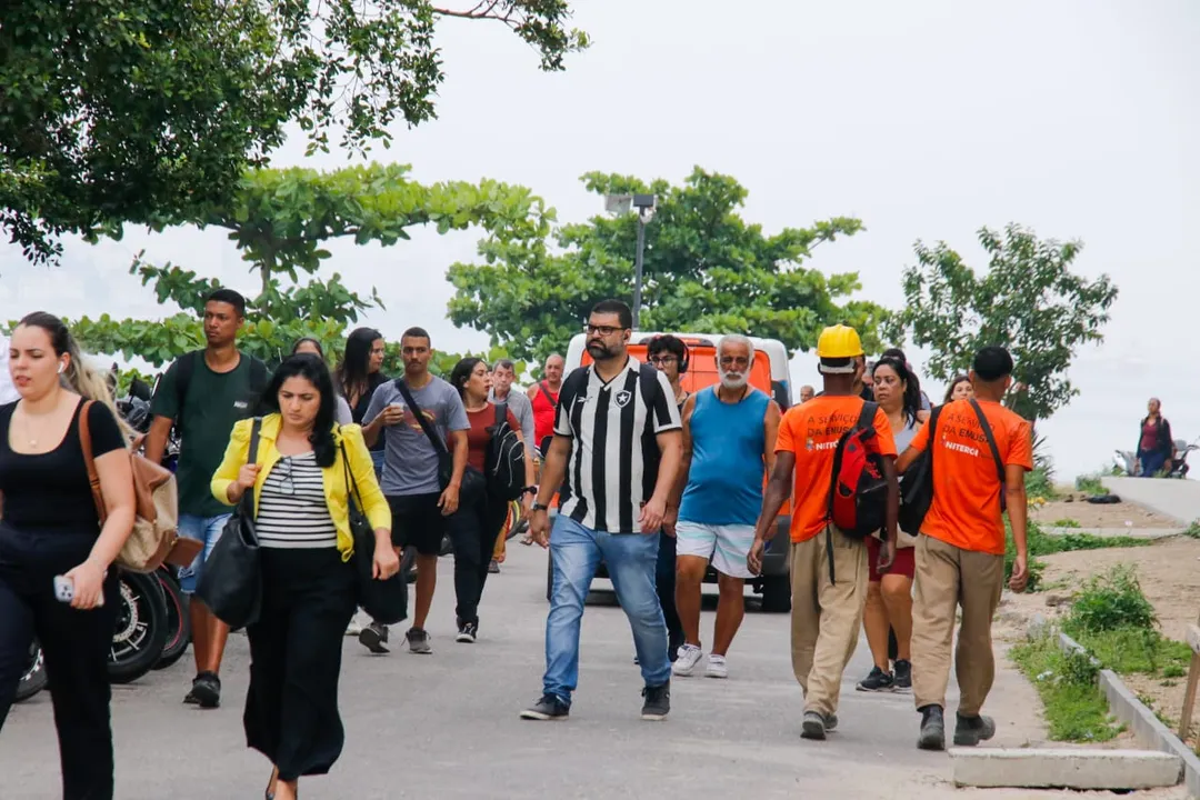 Torcedores começaram o dia estampando o time no Centro de Niterói