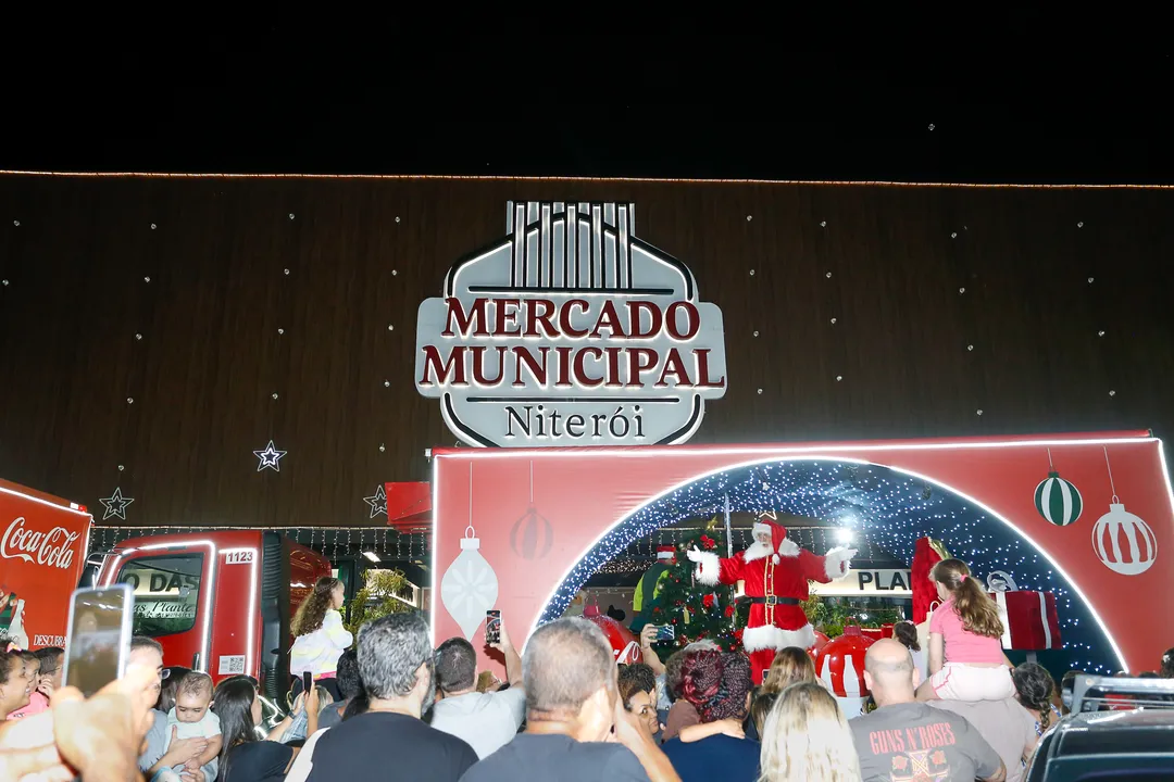 Mercado Municipal recebeu a caravana da Coca-Cola