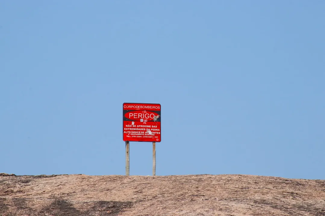 Pedra do Pampo é uma das áreas de maiores riscos por afogamento na Praia de Itacoatiara