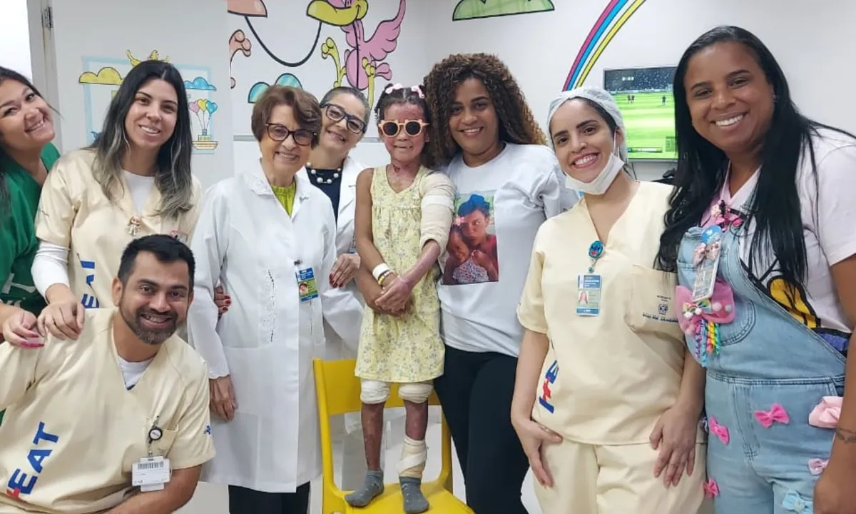 Equipe de hospital se emocionou com alta da pequena