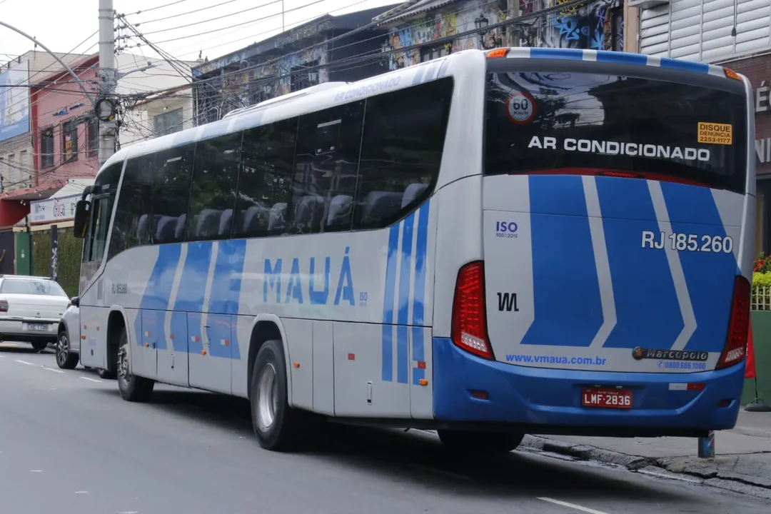 O ônibus foi levado para a delegacia de Bonsucesso