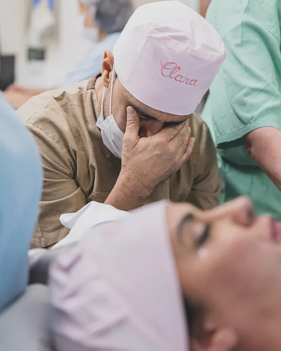 Zezé Di Camargo emocionado durante o parto