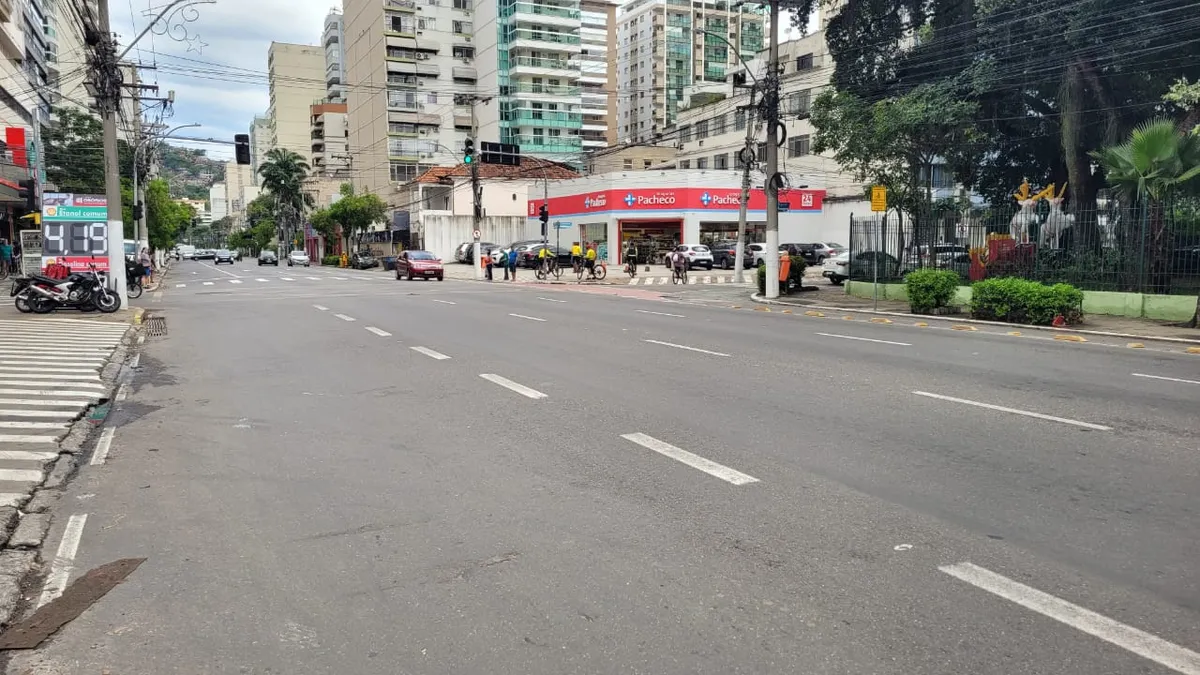 O Campo de São Bento, em Icaraí, acordou limpo em graças ao trabalho dos agentes da Clin e Seconser