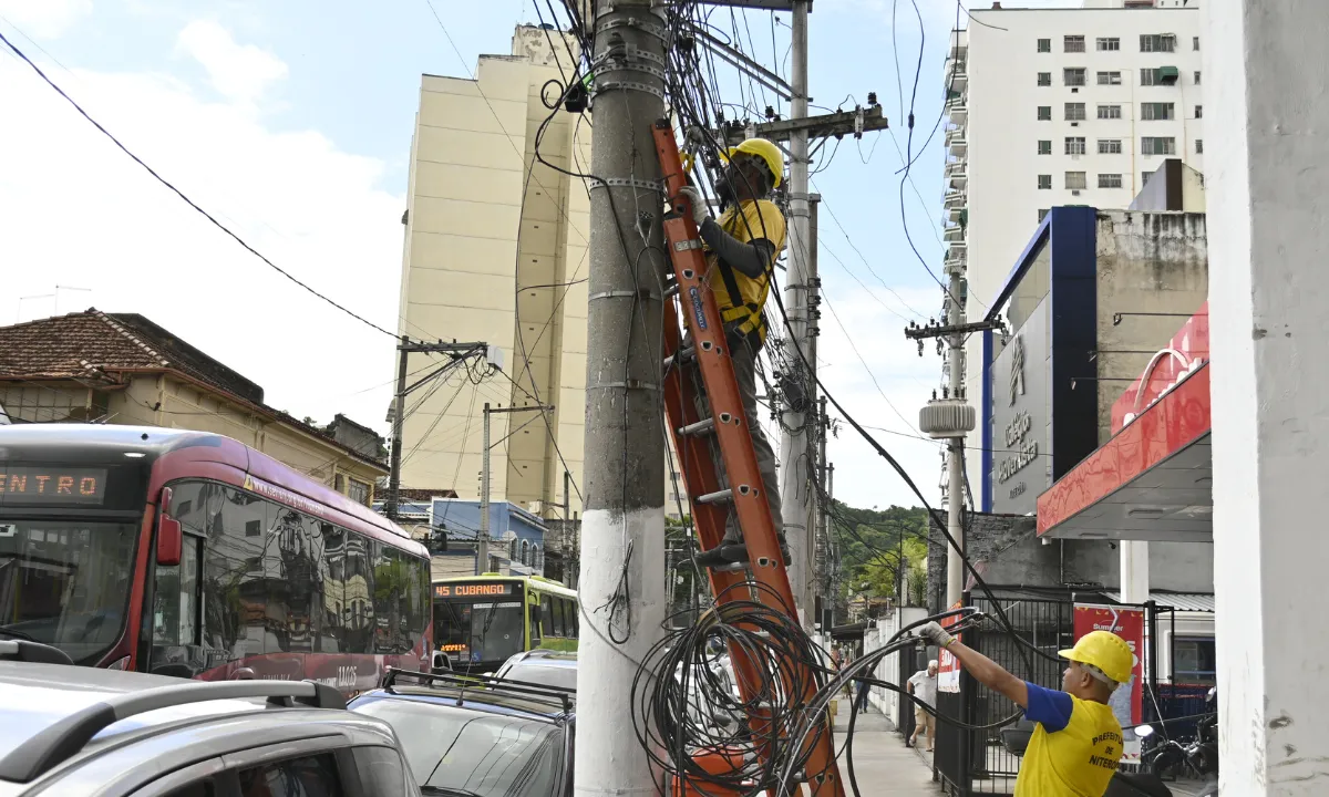 Operação Caça-Fios muda paisagem de Niterói; confira