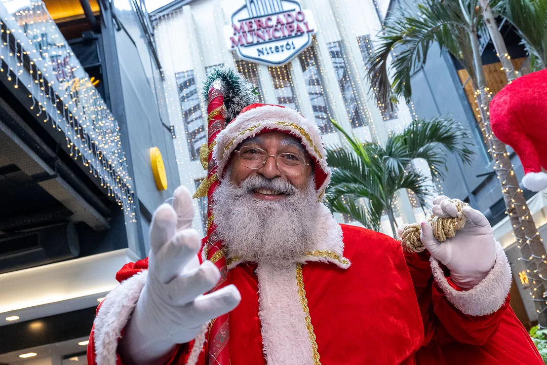 É hoje! Papai Noel chega ao Mercado Municipal de Niterói