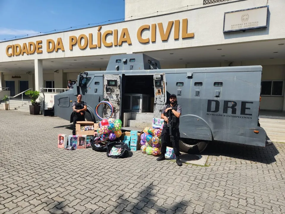 A iniciativa ocorreu em frente à Cidade da Polícia