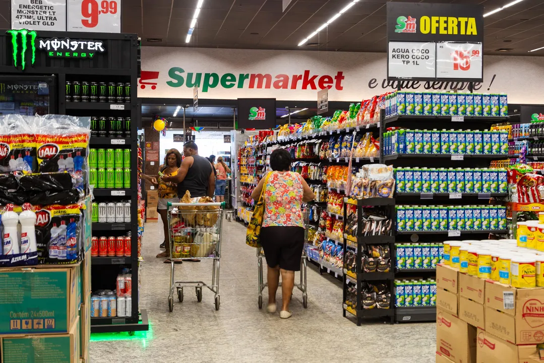 Clientes vão às compras