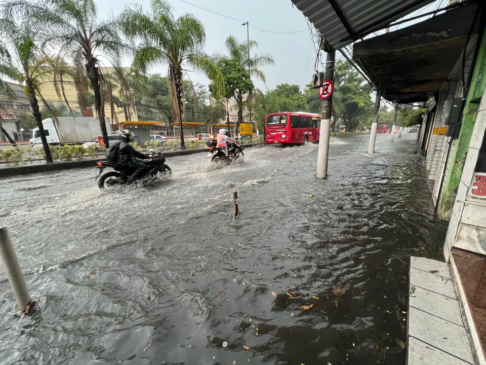 Chuva forte atinge vários pontos de Niterói