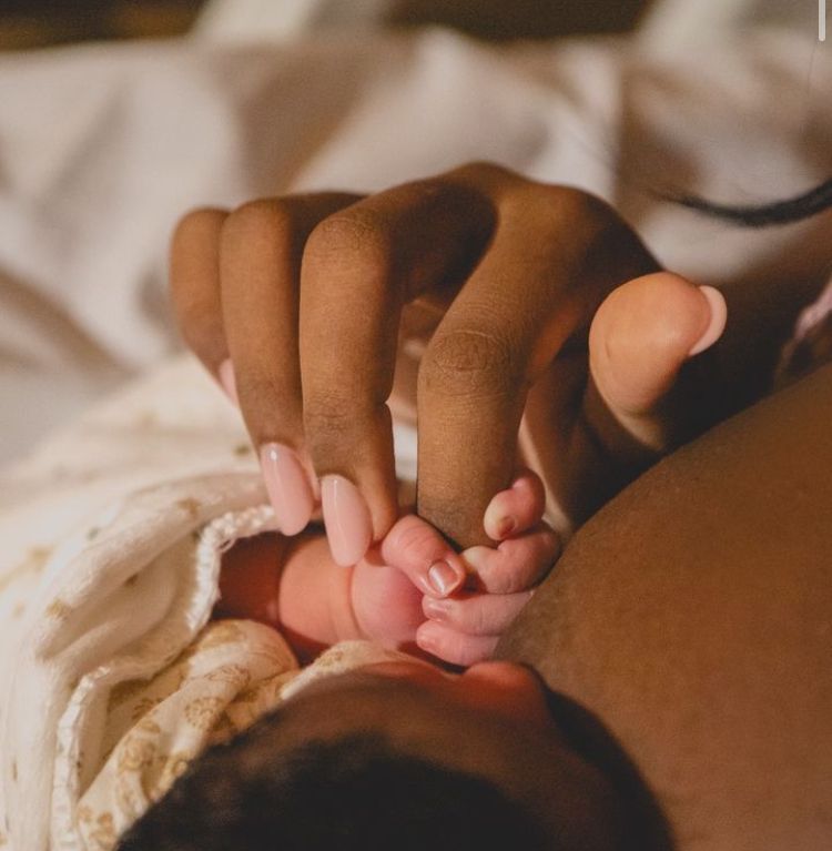 Iza revela primeiras imagens da filha Nala: 'Muito amor'