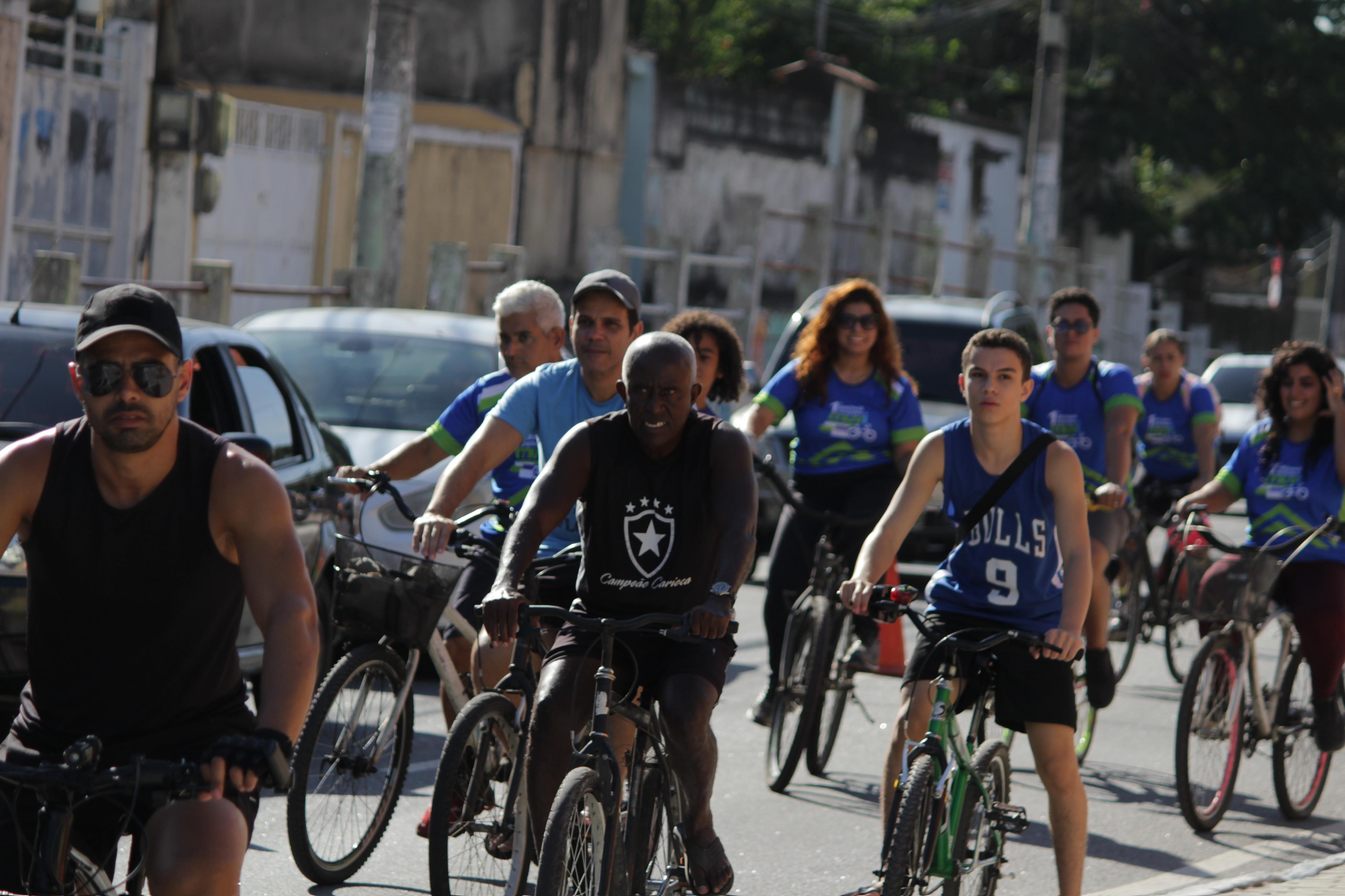 Milhares de ciclistas amadores garantiram a presença no evento