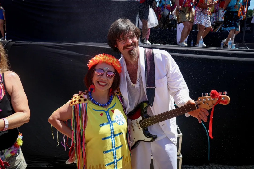 Bloco carioca inspirado nos Beatles faz homenagem à Rita Lee