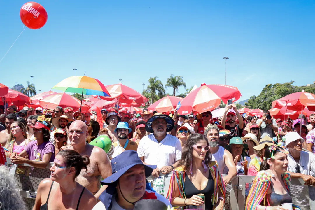 Bloco carioca inspirado nos Beatles faz homenagem à Rita Lee