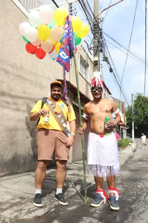 Bloquete! Foliões acordam cedo para curtir bloco em Niterói