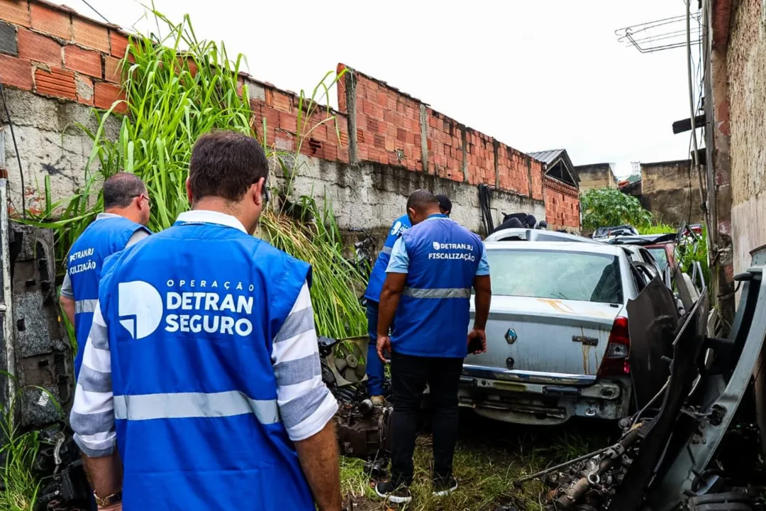 Ferro-velho com carros roubados é fechado em São Gonçalo