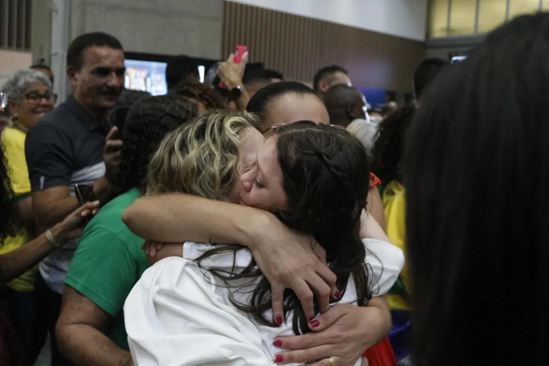 Grupo da Lagoinha de Niterói vindo de Israel desembarca no Rio