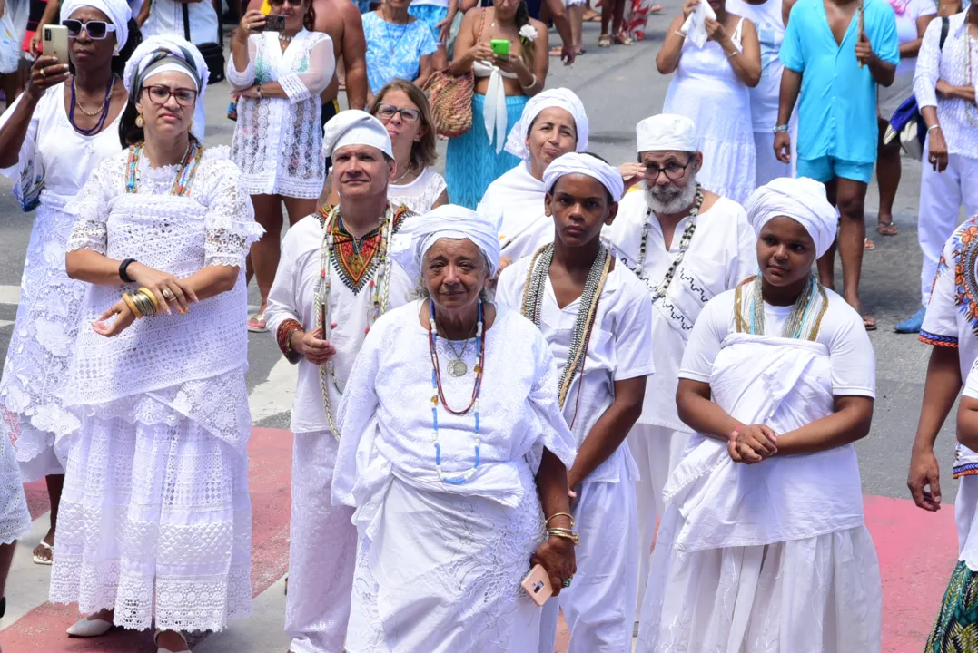 A orla de Itaipuaçu recebeu neste domingo (25) o primeiro Festival Yemanjá de Maricá