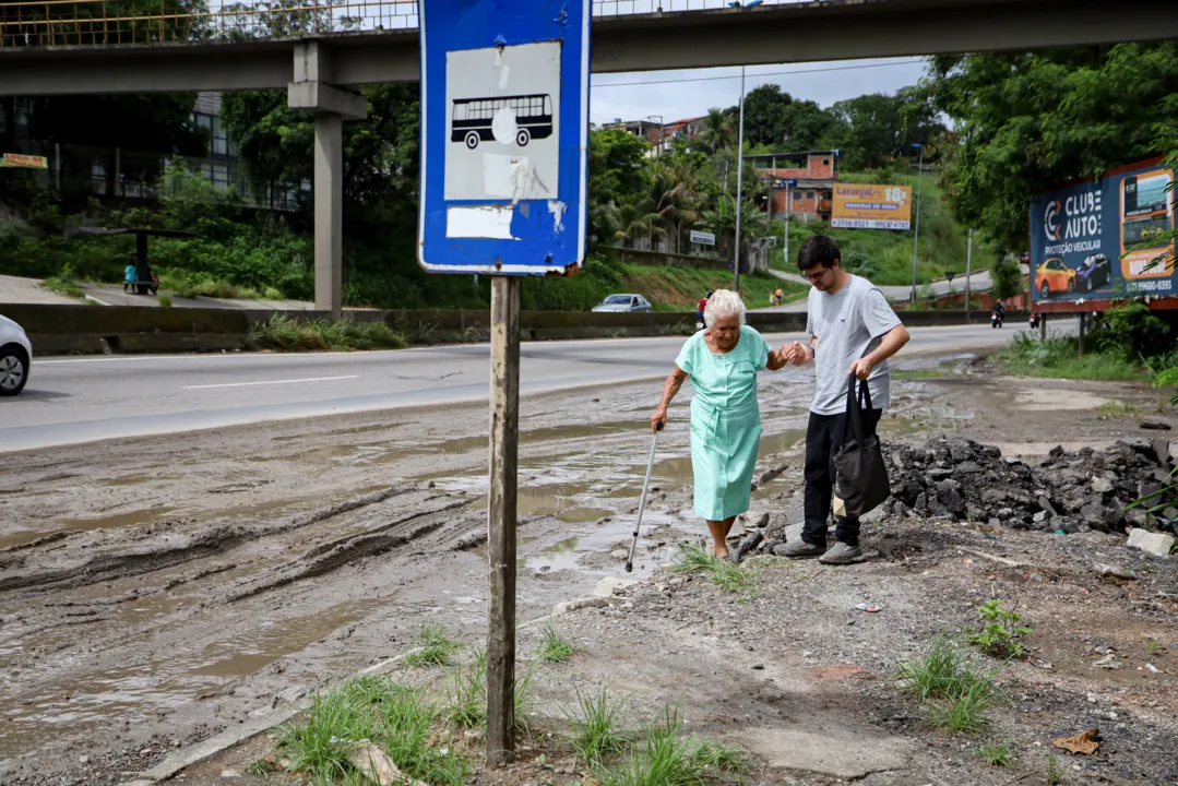 Moradores relatam descaso com a situação