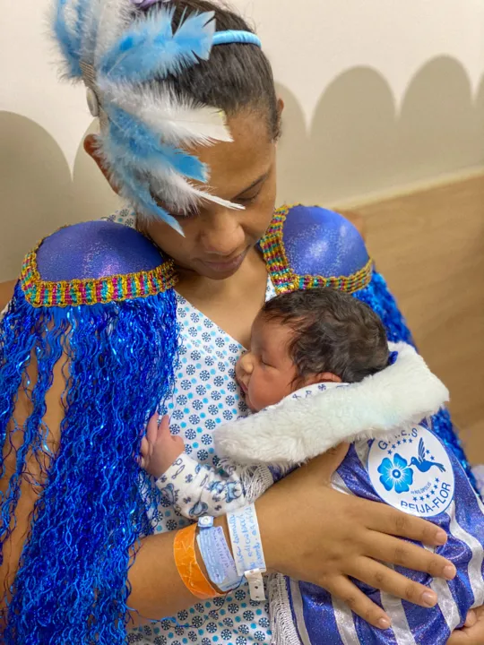 Musinhos! Bebês homenageiam escolas de samba de Niterói e SG