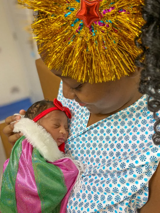 Musinhos! Bebês homenageiam escolas de samba de Niterói e SG