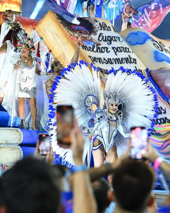 Camarote Mar recebe famosos na segunda folia