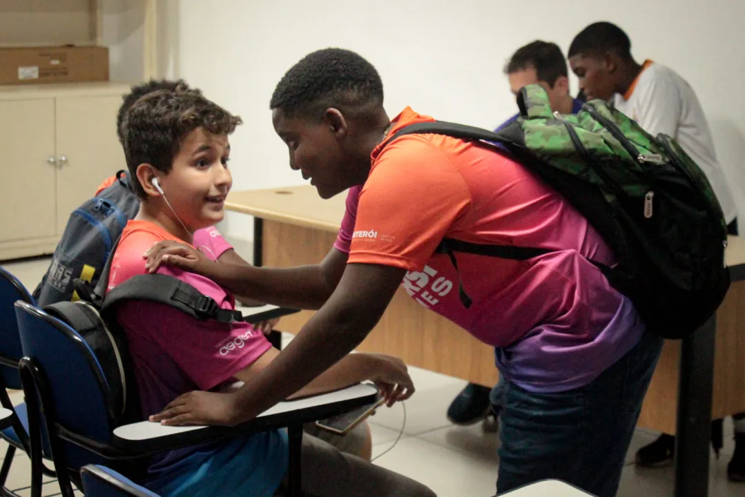 Novo polo gamer de educação atrai jovens de comunidades em Niterói