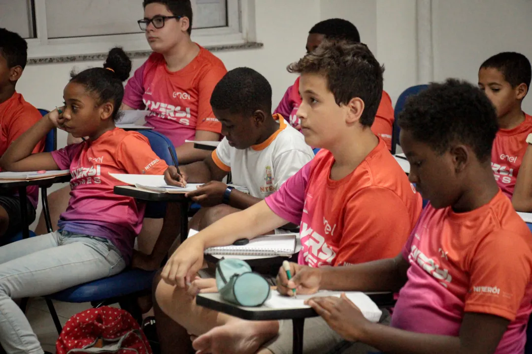 Novo polo gamer de educação atrai jovens de comunidades em Niterói