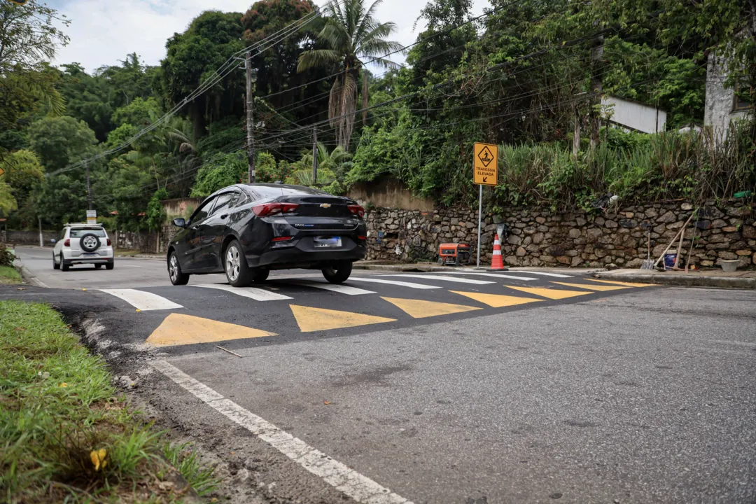 Pedestres reclamam de condutores em alta velocidade 