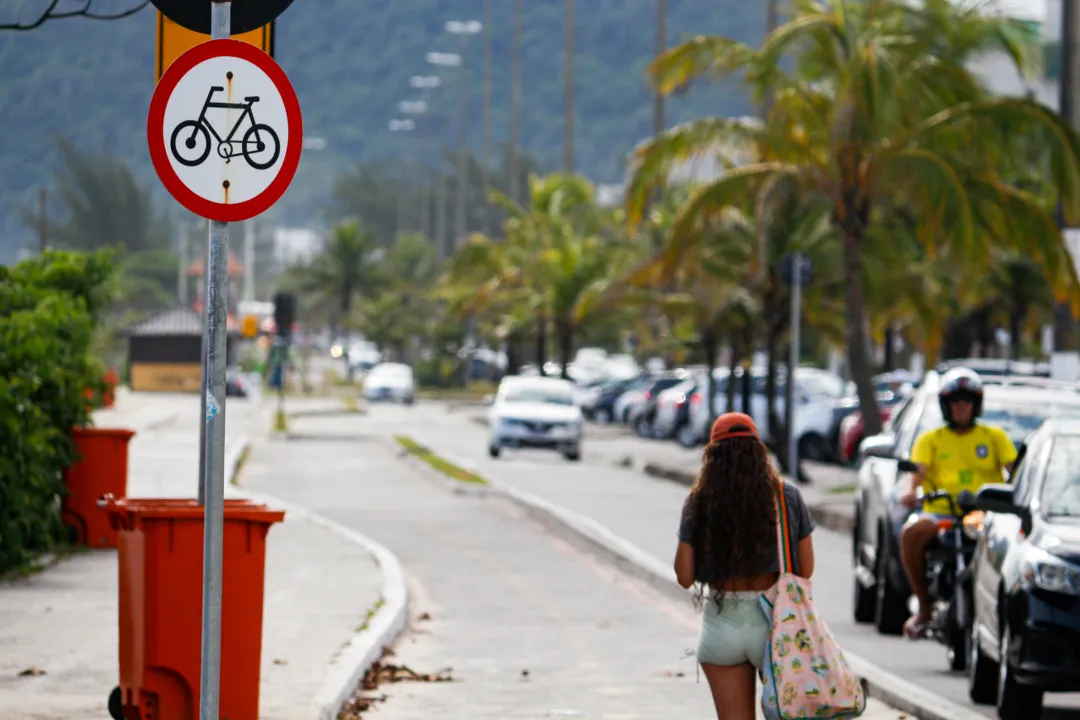 Pedestre na Ciclovia