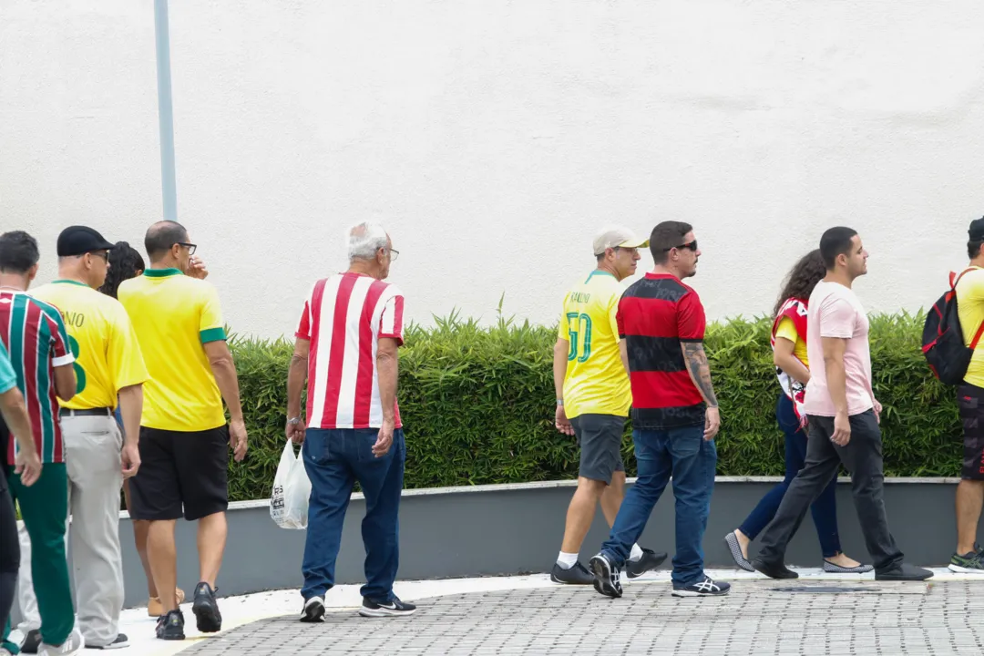 Personalidades do futebol comparecem ao velório de Zagallo